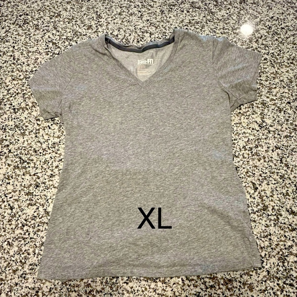 Nike Women’s V Neck Shirt